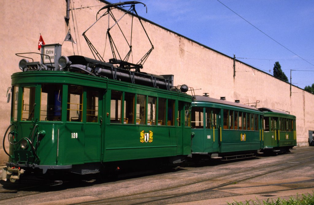 Be 2/2 mit der Betriebsnummer 190 und dem B3 1303 und der B2 1193 auf dem Hof des Depots Wiesenplatz im Jahre 1985.