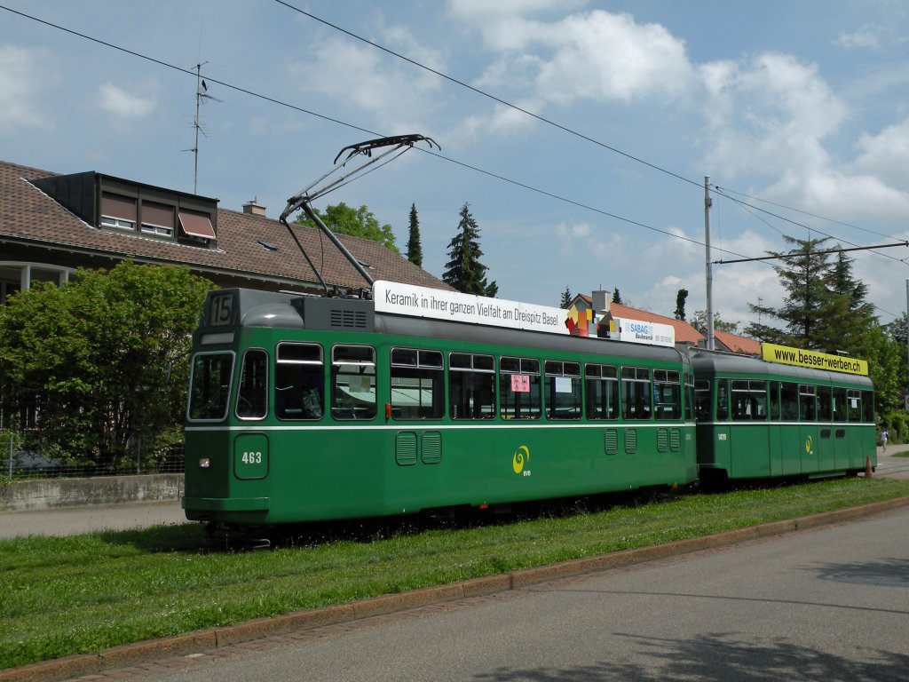 Be 4/4 mit der Betriebsnummer 463 und dem B4S 1470 fahren zur Endstation auf dem Bruderholz.