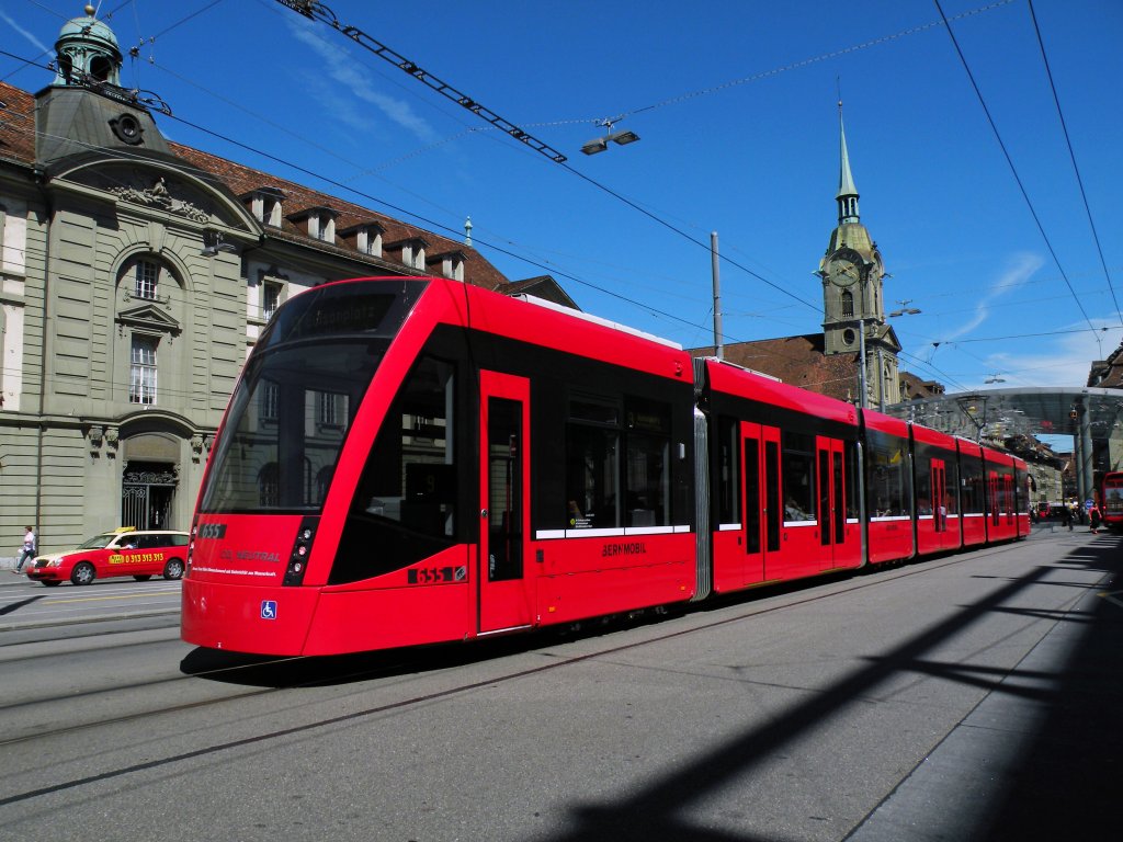 Combino mit der Betriebsnummer 655 auf der Linie 9 fhrt Richtung Hauptbahnhof in Bern.