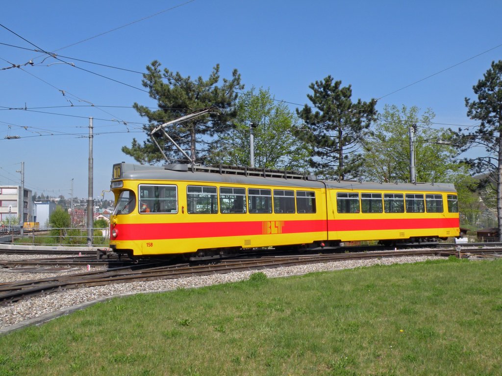 Ein seltener Gast auf den Schienen der BLT ist der Dwag 158 (ex BVB 658). Hier sehen wir ihn beim Depot Hslimatt in Oberwil. 