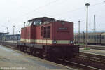 Am 04.09.1990 zeigte sich die DR 110 065-0 in Naumburg (S) Hbf. (Foto: Carsten Templin, v100-online.de)